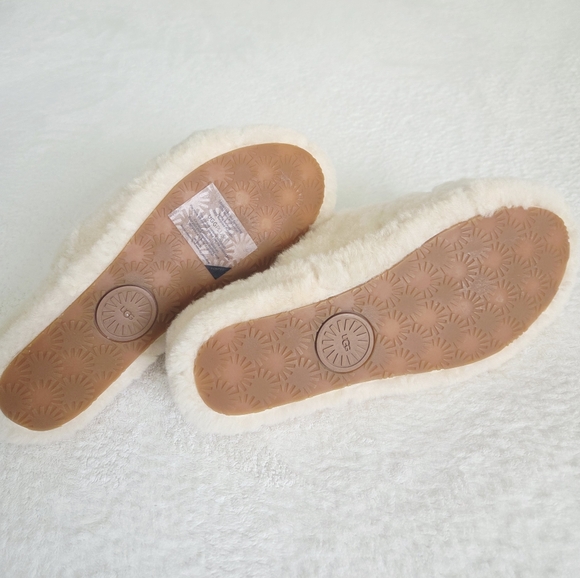 UGG Fluffy Yeah Cream Slippers - Picture 9 of 10